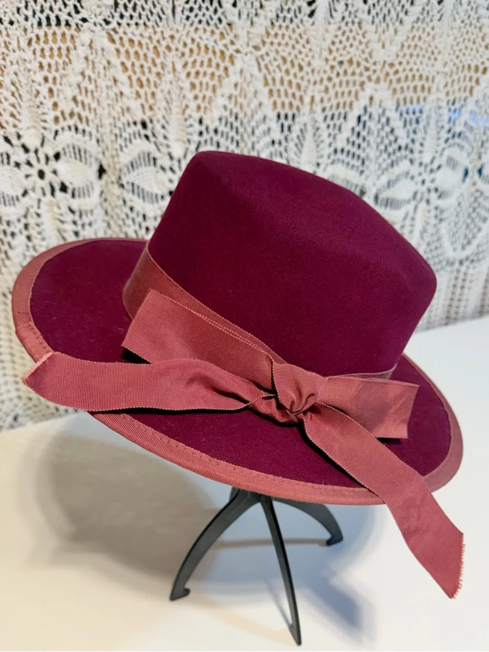 VINTAGE raspberry wool bowler hat grosgrain ribbon bow MCM 50s 60s church ladys - Picture 4 of 11